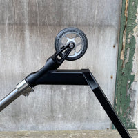 Striker T-Bar Silver Custom Build - Svart/Silver-ScootWorld.se