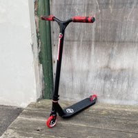 Striker Red & Black Custom Build - Svart/Röd-ScootWorld.se
