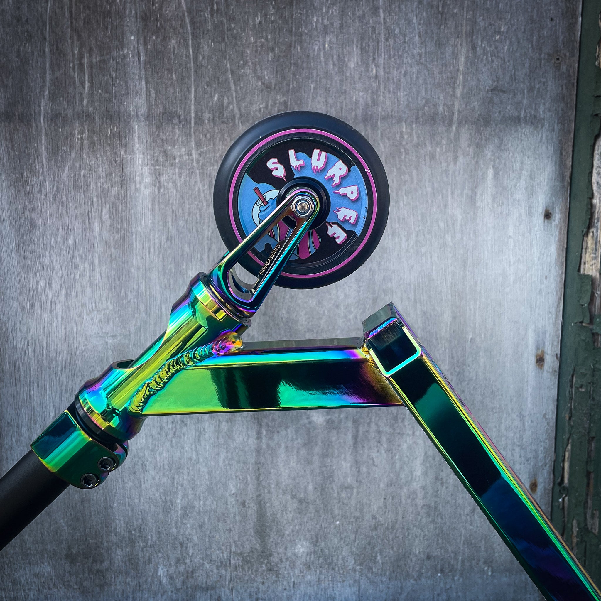 ScootWorld Rainbow Custom Build Trick Sparkcykel - Svart/Rainbow-ScootWorld.se
