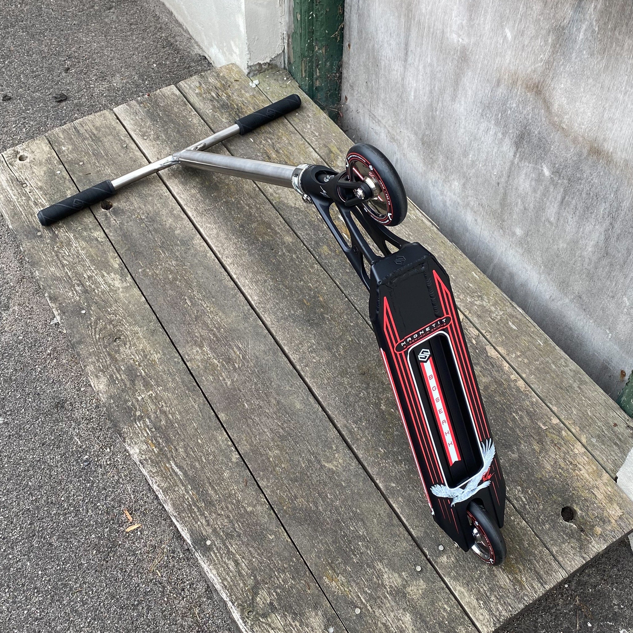 Striker BGSEAKK Titan Custom Build - Svart/Silver-ScootWorld.se
