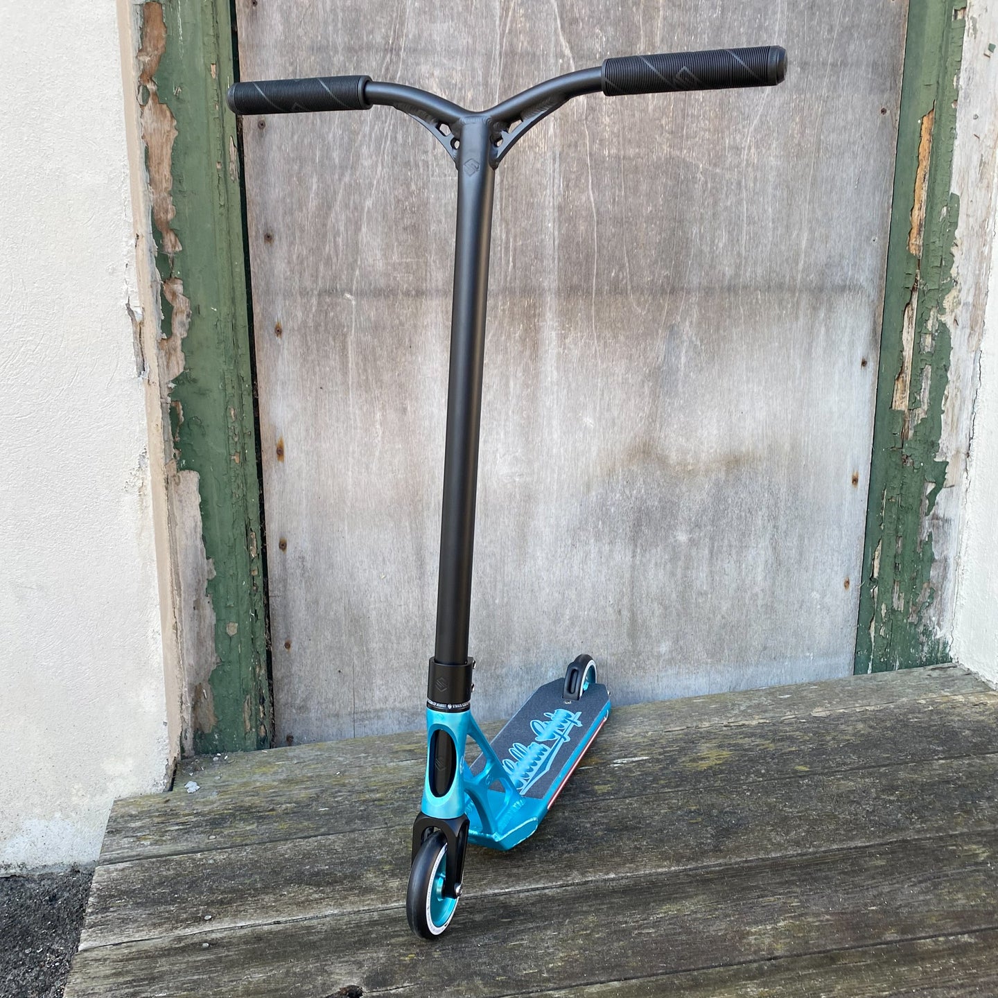 Striker BGSeakk Custom Build - Svart/Blå-ScootWorld.se