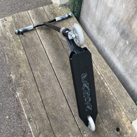 Striker Panda Deck Custom Build - Svart/Silver-ScootWorld.se