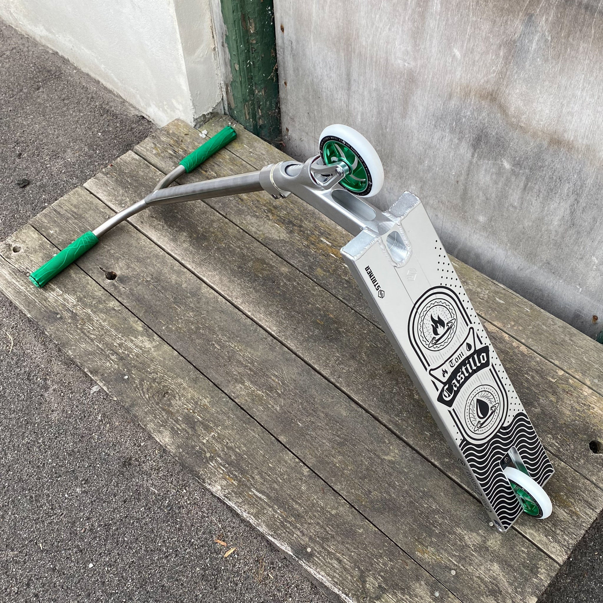 Striker Silver/Green Street Custom Build - Silver/Grön-ScootWorld.se
