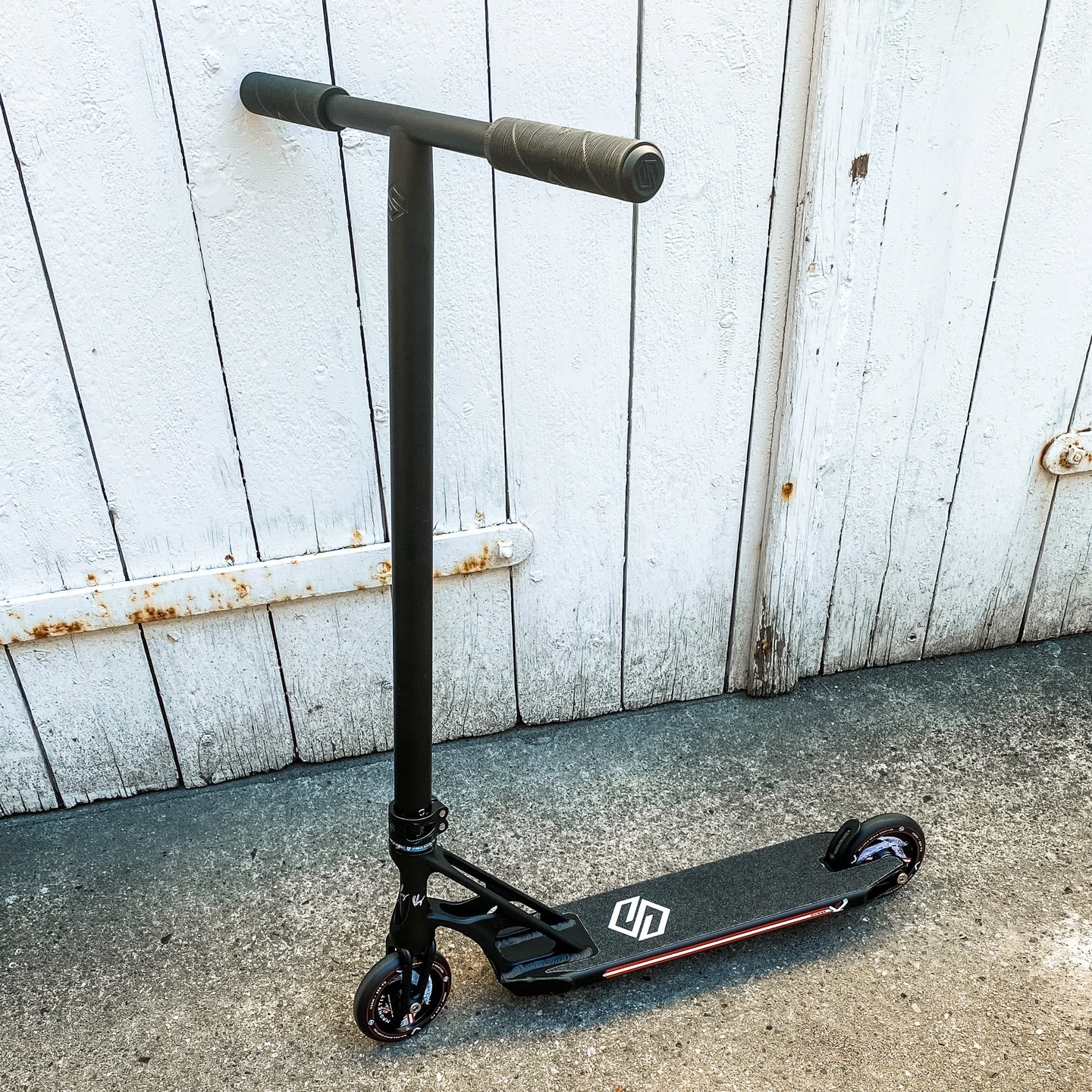 Striker BGSEAKK Extreme Custom Build - Svart-ScootWorld.se