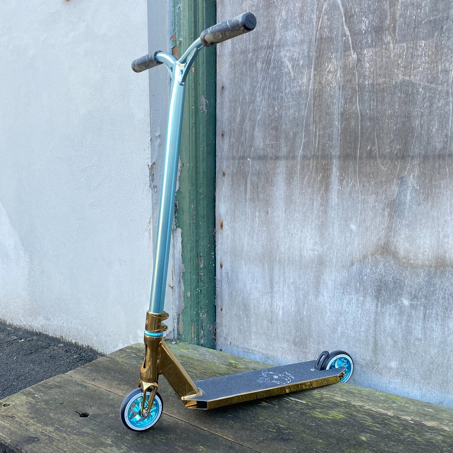 Striker Gold & Blue Custom Build -ScootWorld.se