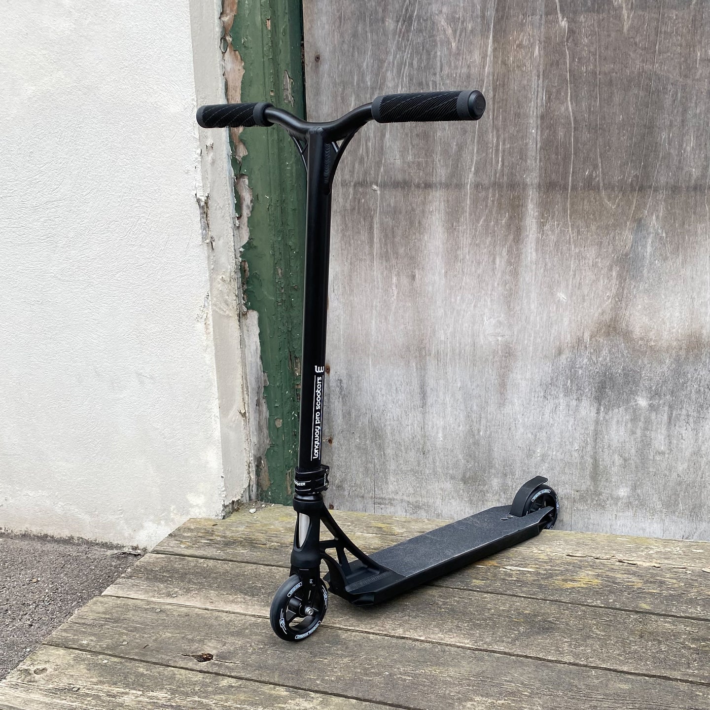 Longway Panda Custom Build - Svart-ScootWorld.se