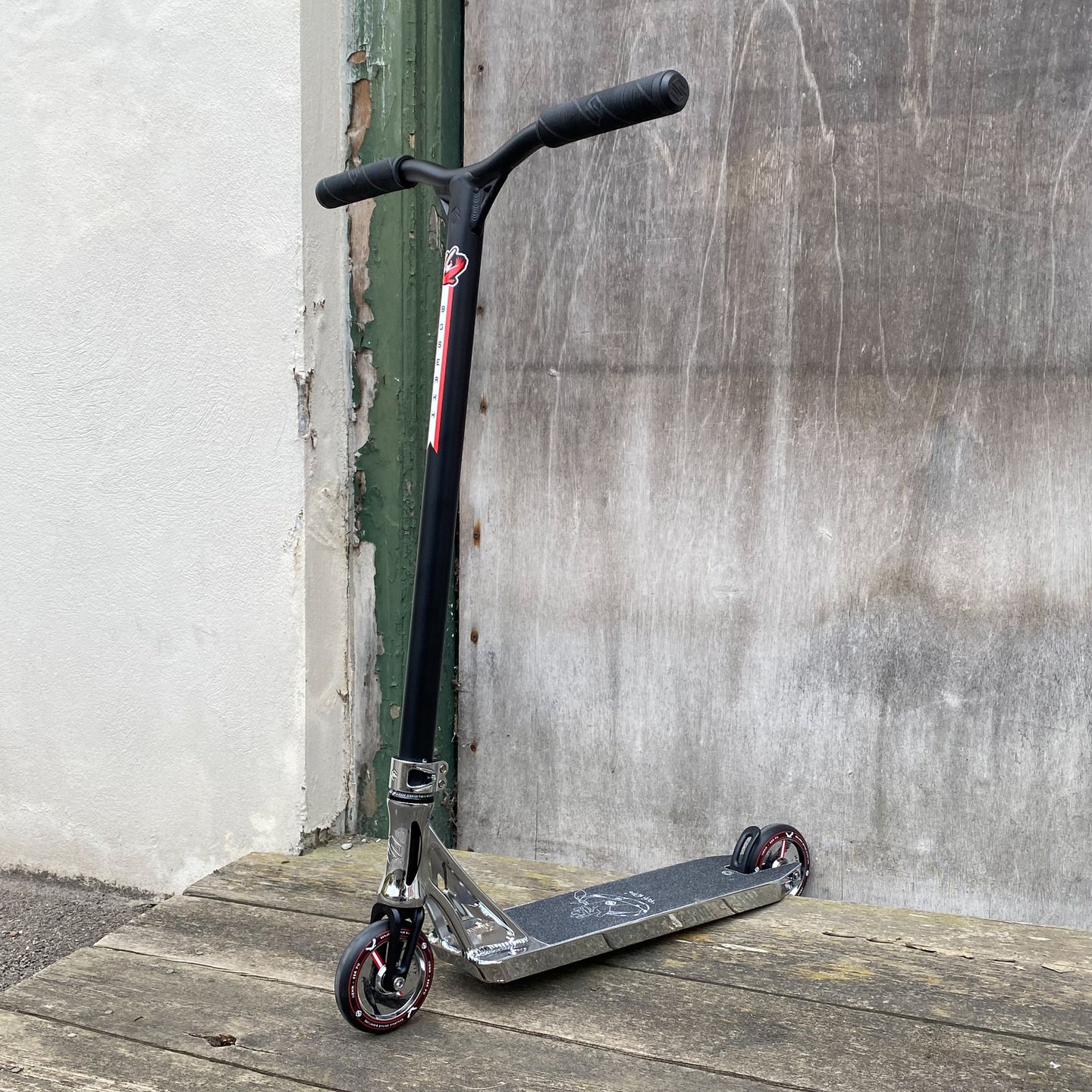 Striker Chrome Park Custom Build - Svart/Silver-ScootWorld.se