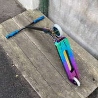 Striker Rainbow Deck Custom Build - Svart/Rainbow-ScootWorld.se