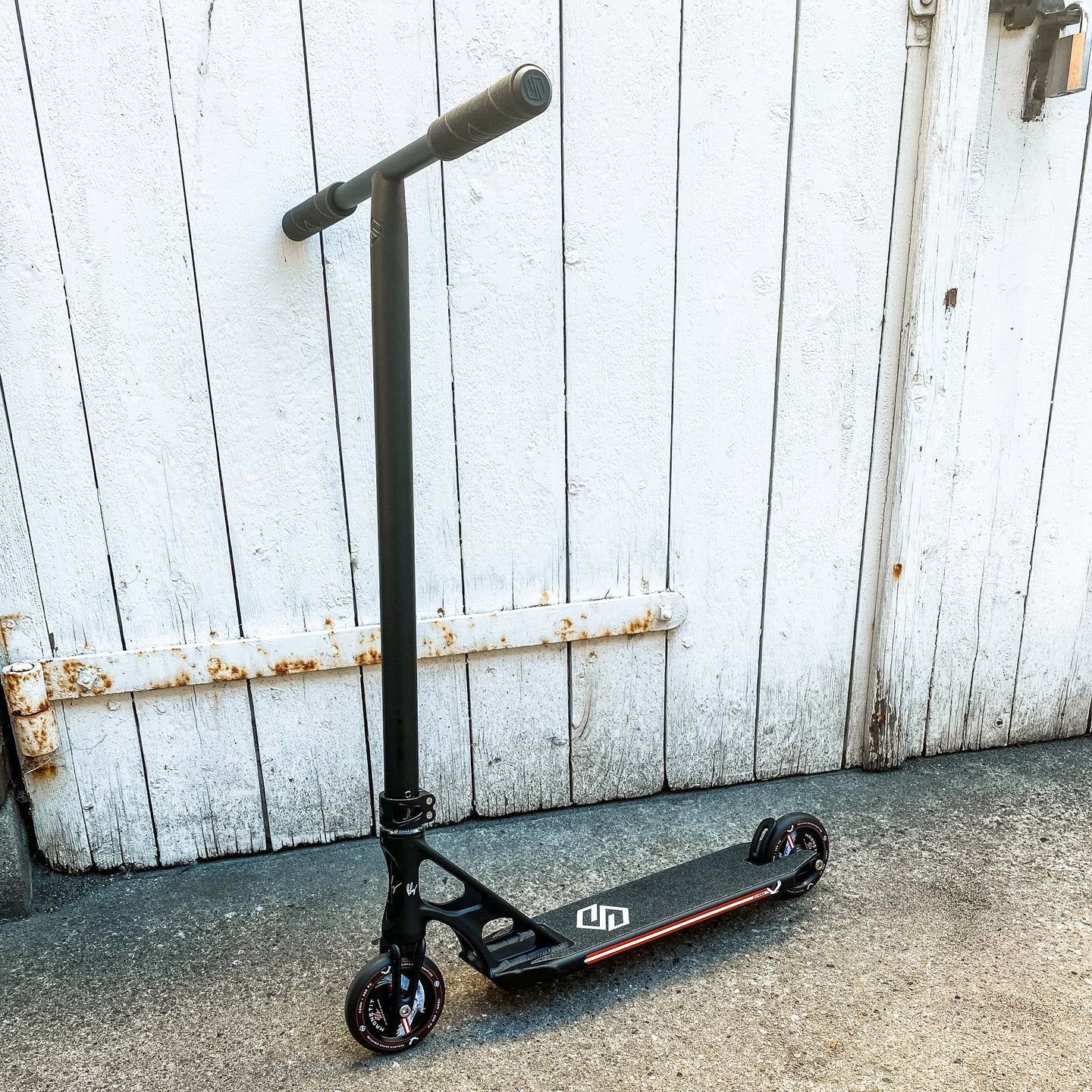 Striker BGSEAKK Extreme Custom Build - Svart-ScootWorld.se