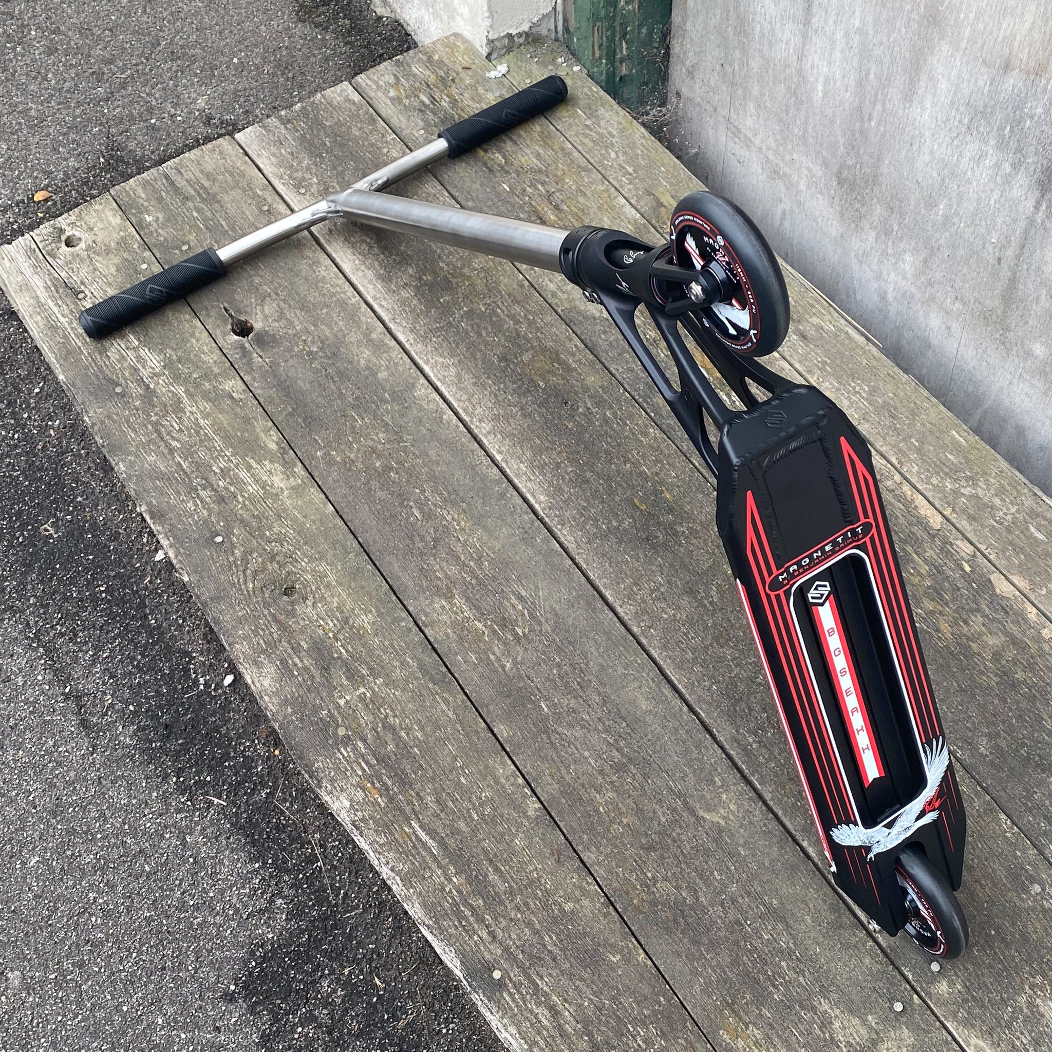 Striker BGSEAKK Titan Bar Custom Build - Svart/Silver-ScootWorld.se