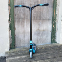 Striker Black & Teal Custom Build - Svart/Blå-ScootWorld.se