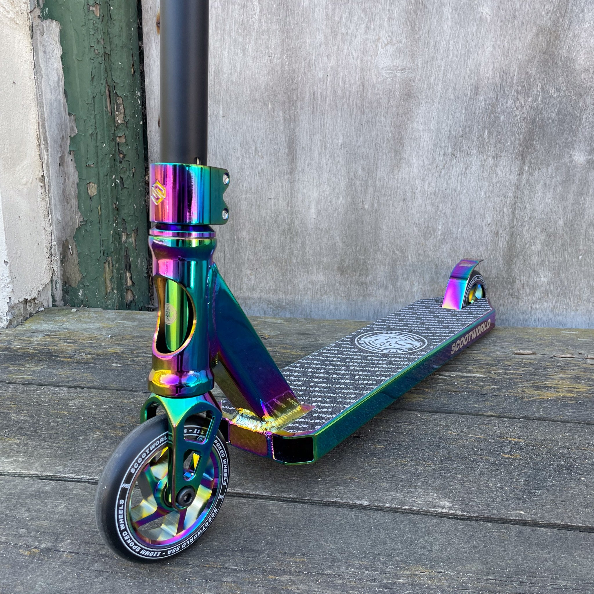 ScootWorld Gravis Custom Build Trick Sparkcykel - Svart/Rainbow-ScootWorld.se