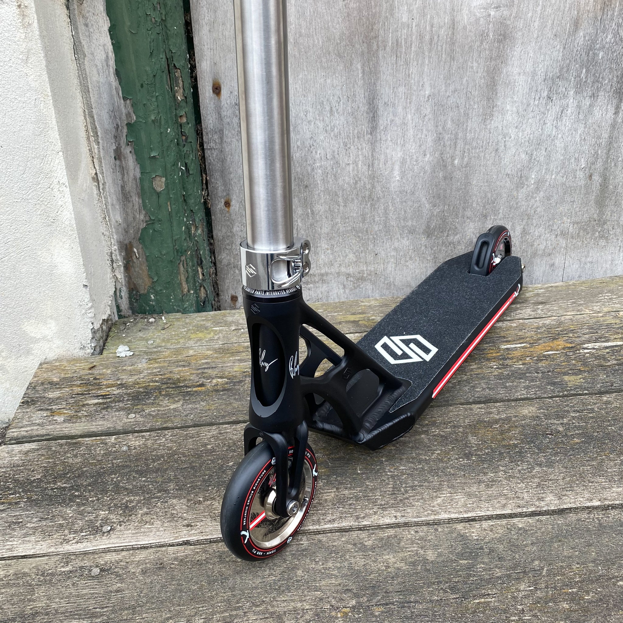 Striker BGSEAKK Titan Custom Build - Svart/Silver-ScootWorld.se