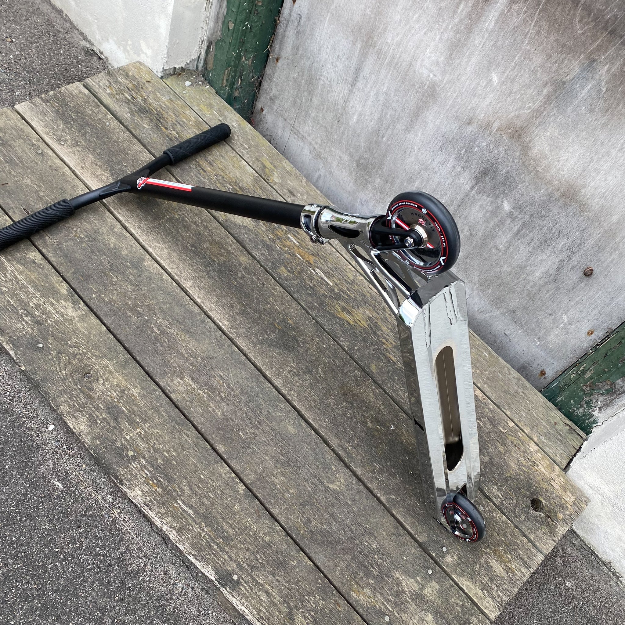 Striker Chrome Park Custom Build - Svart/Silver-ScootWorld.se