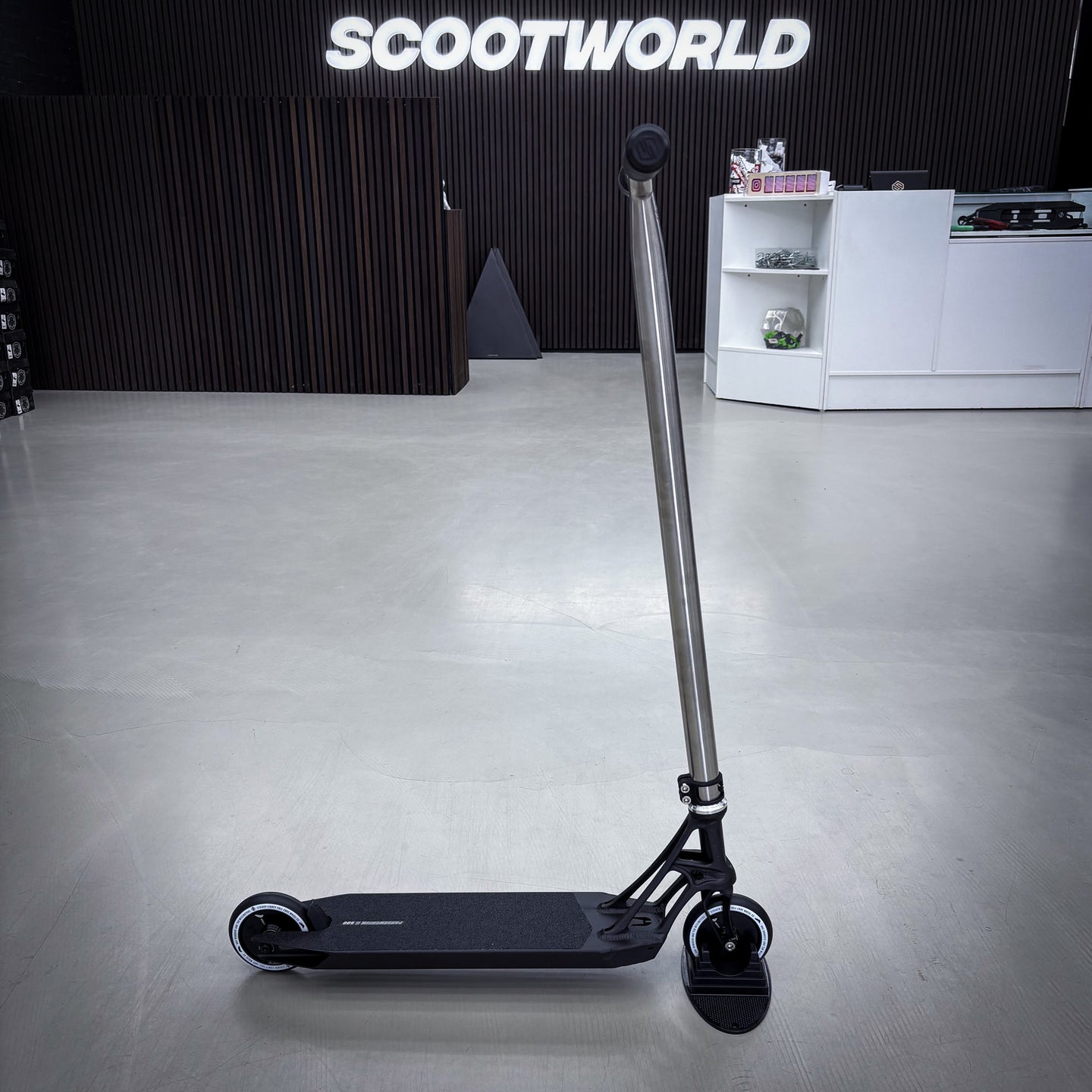 Striker Titan Pande Custom Build - Black/Silver-ScootWorld.se