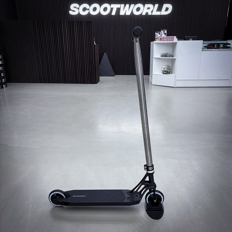 Striker Titan Pande Custom Build - Black/Silver-ScootWorld.dk