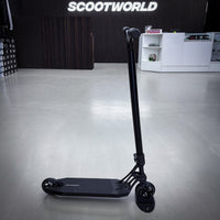 Striker Full Black Custom Build - Svart-ScootWorld.se
