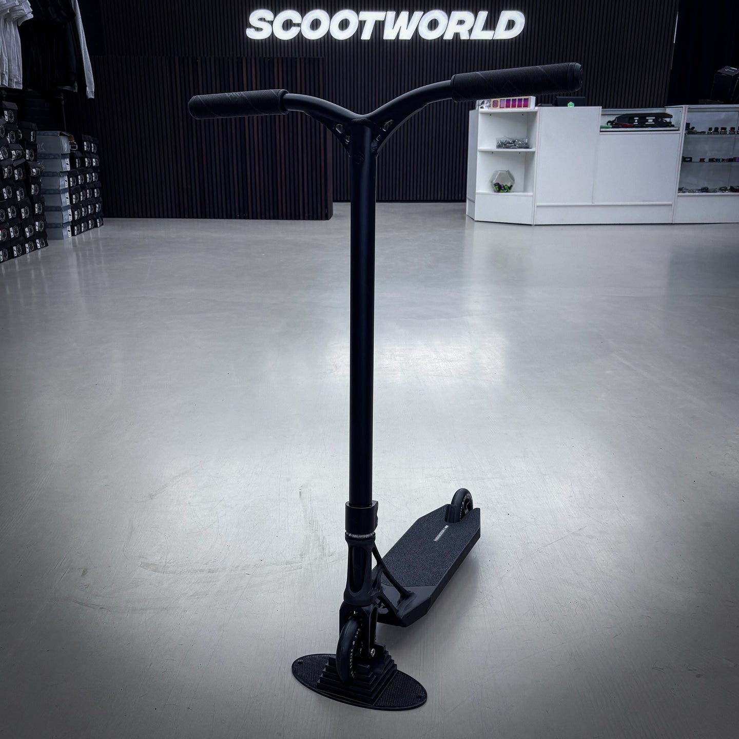 Striker Pande Black 460 Custom Build - Black