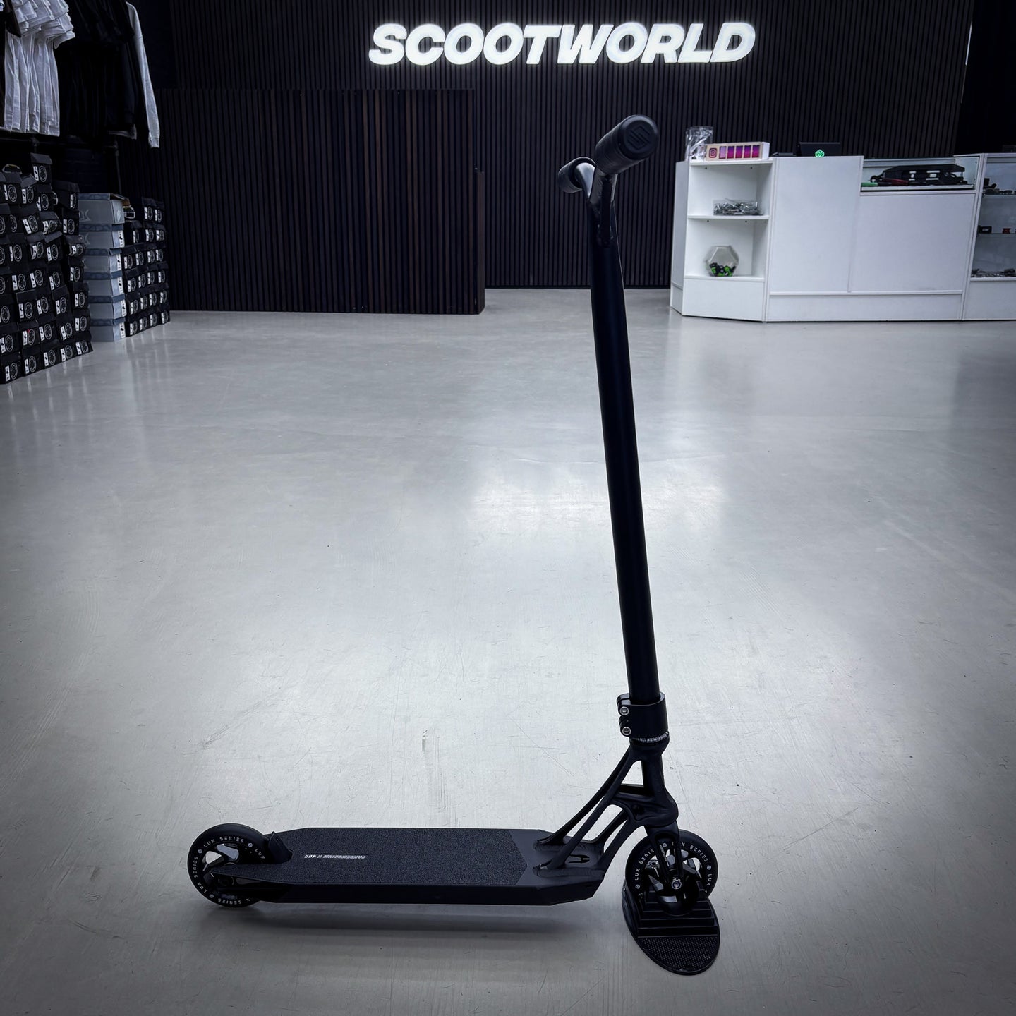 Striker Pande Black 460 Custom Build - Black