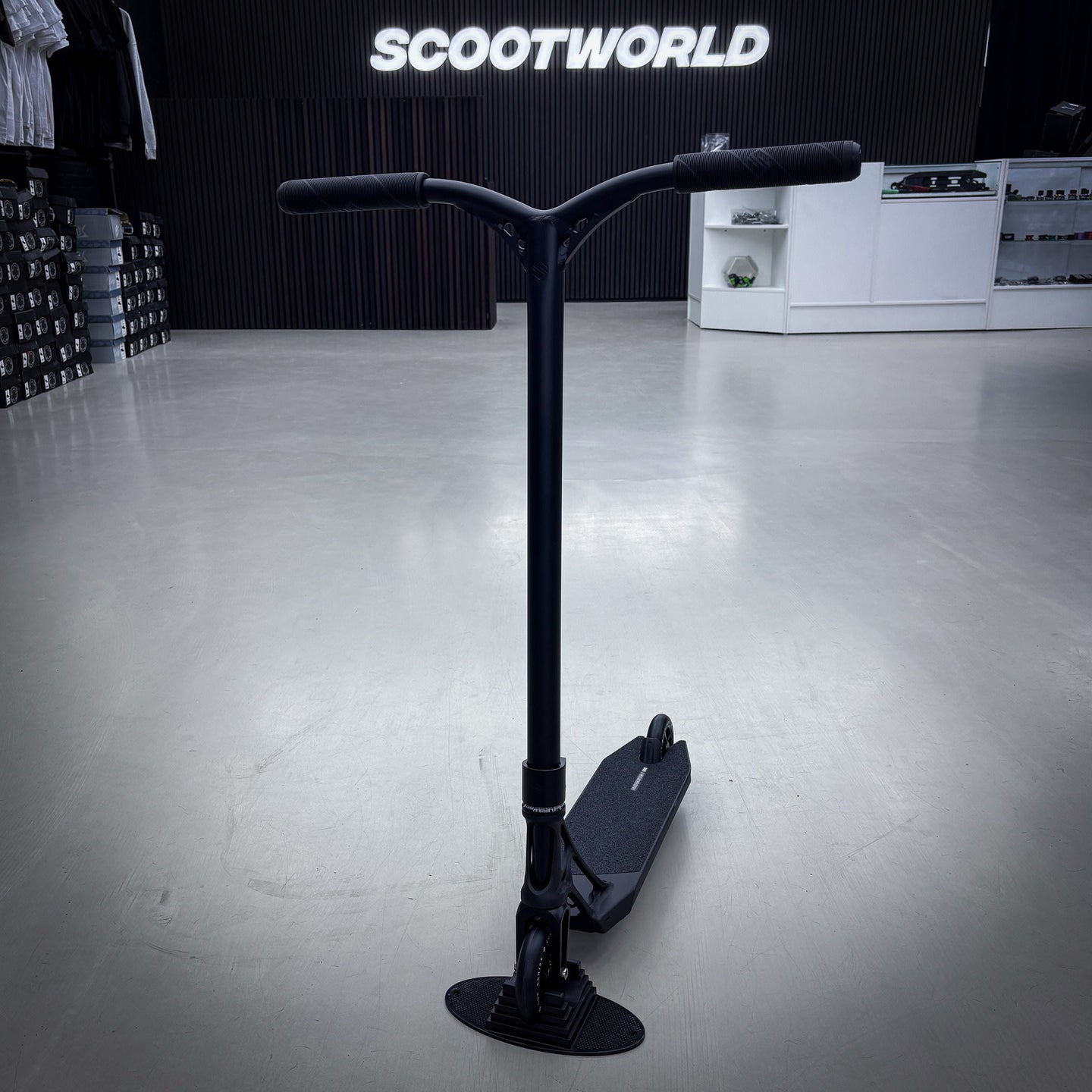 Striker Pande Black 500 Custom Build - Svart-ScootWorld.se