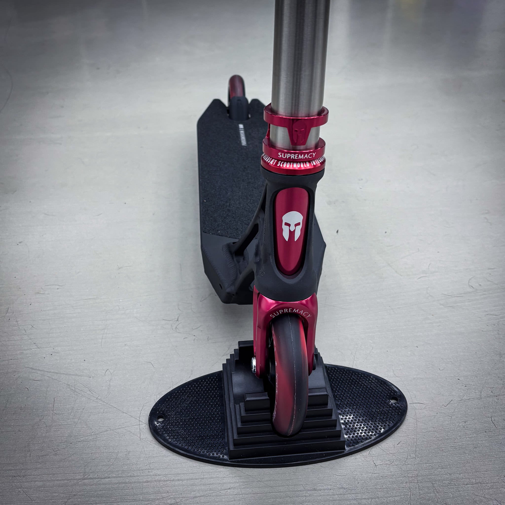 Striker Titan Pande Red Custom Build - Svart/Röd/Silver-ScootWorld.se