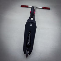 Striker Titan Pande Red Custom Build - Svart/Röd/Silver-ScootWorld.se