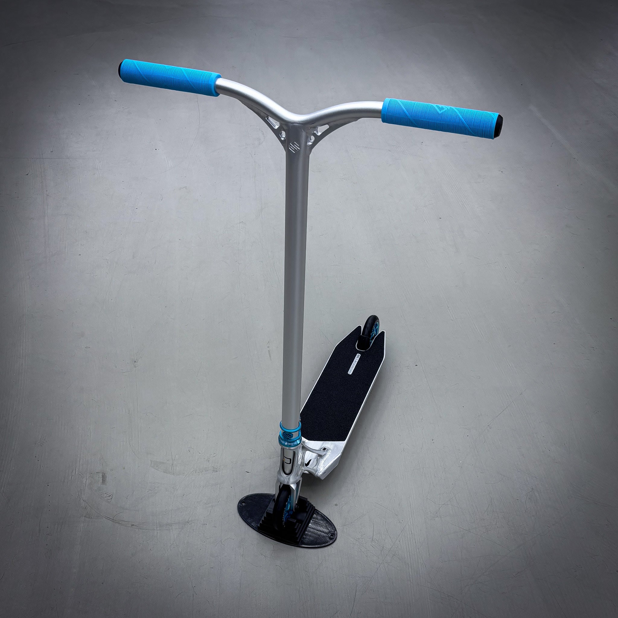 Striker Pande Silver Teal Custom Build - Silver/Turkos-ScootWorld.se