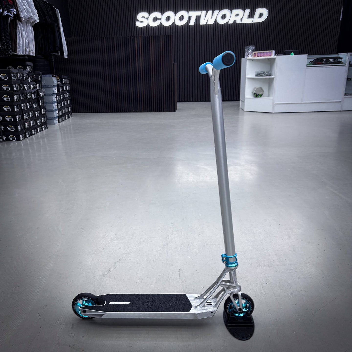 Striker Pande Silver Teal Custom Build - Silver/Teal