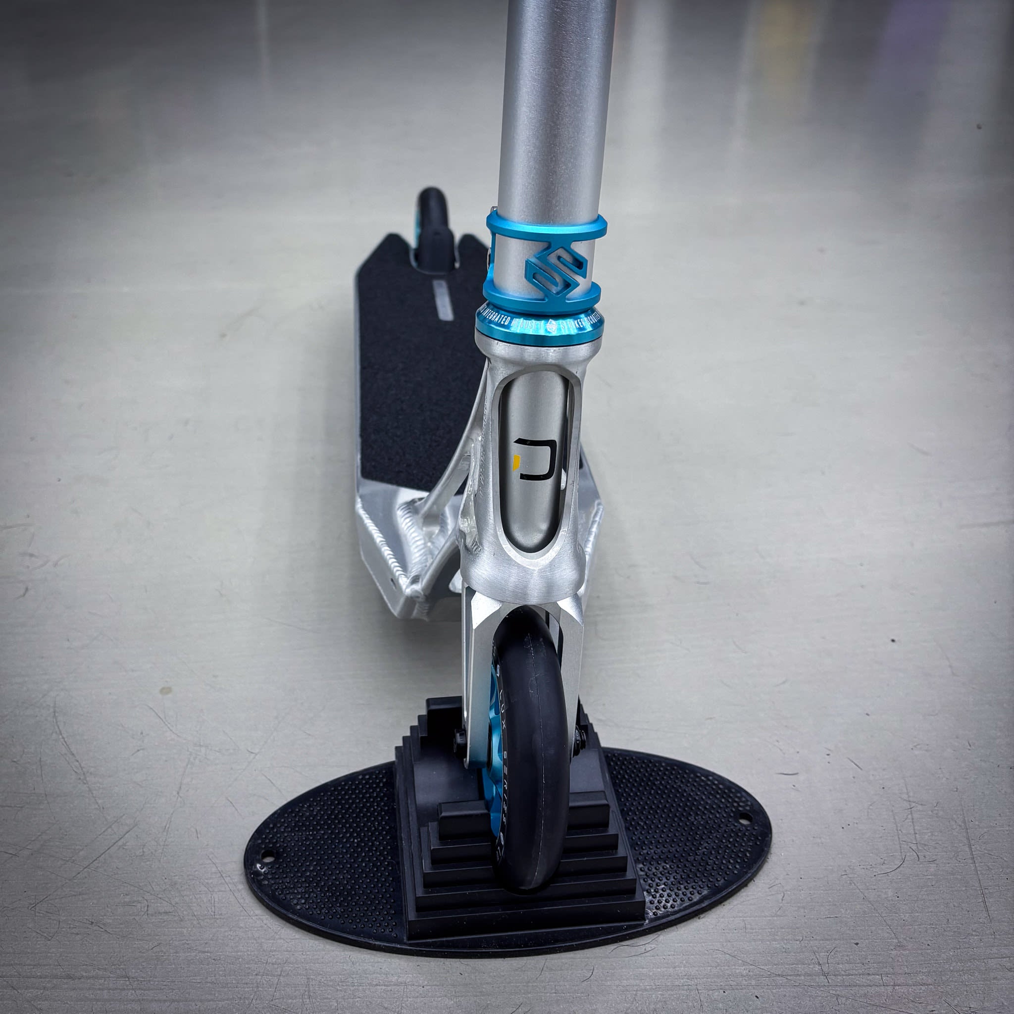 Striker Pande Silver Teal Custom Build - Silver/Turkos-ScootWorld.se