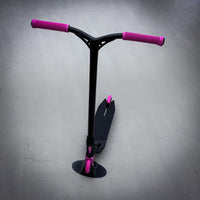 Striker Pande Black/Pink Custom Build - Svart/Pink-ScootWorld.se