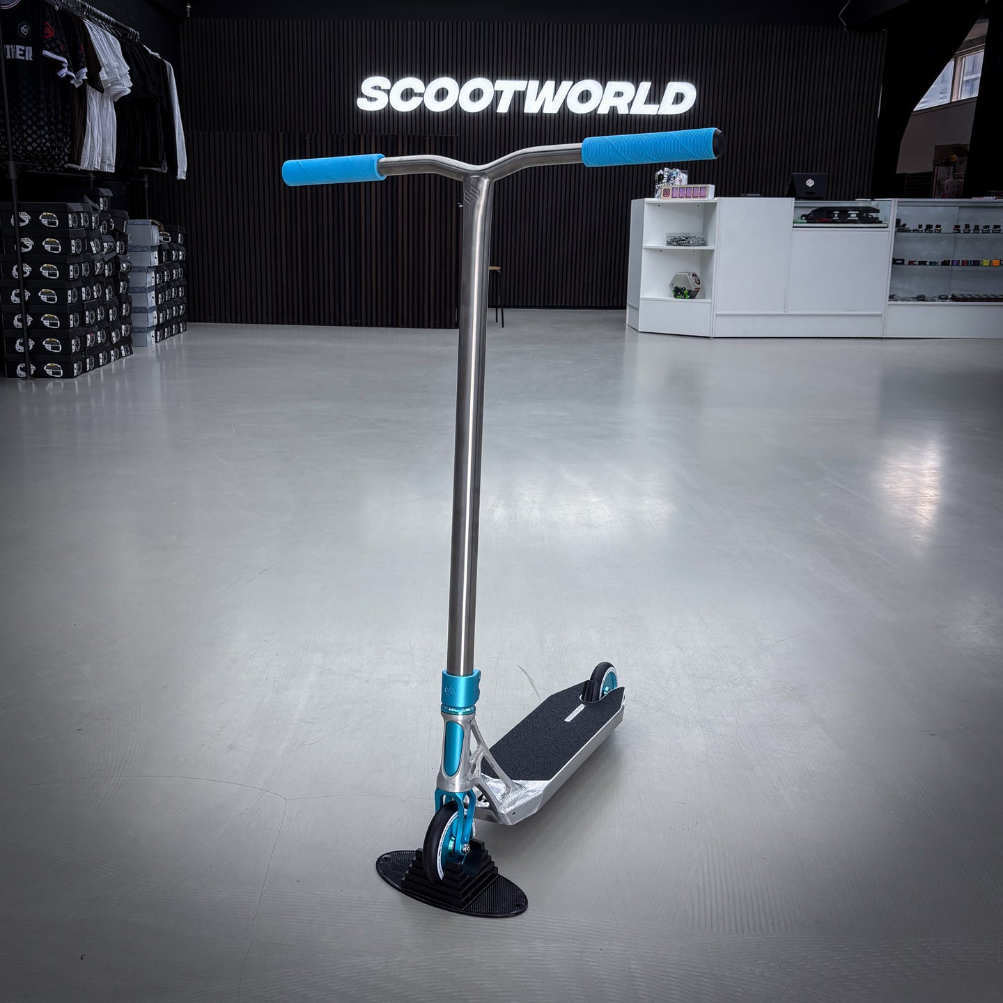 Striker Titan Pande Silver Teal Custom Build - Silver/Teal