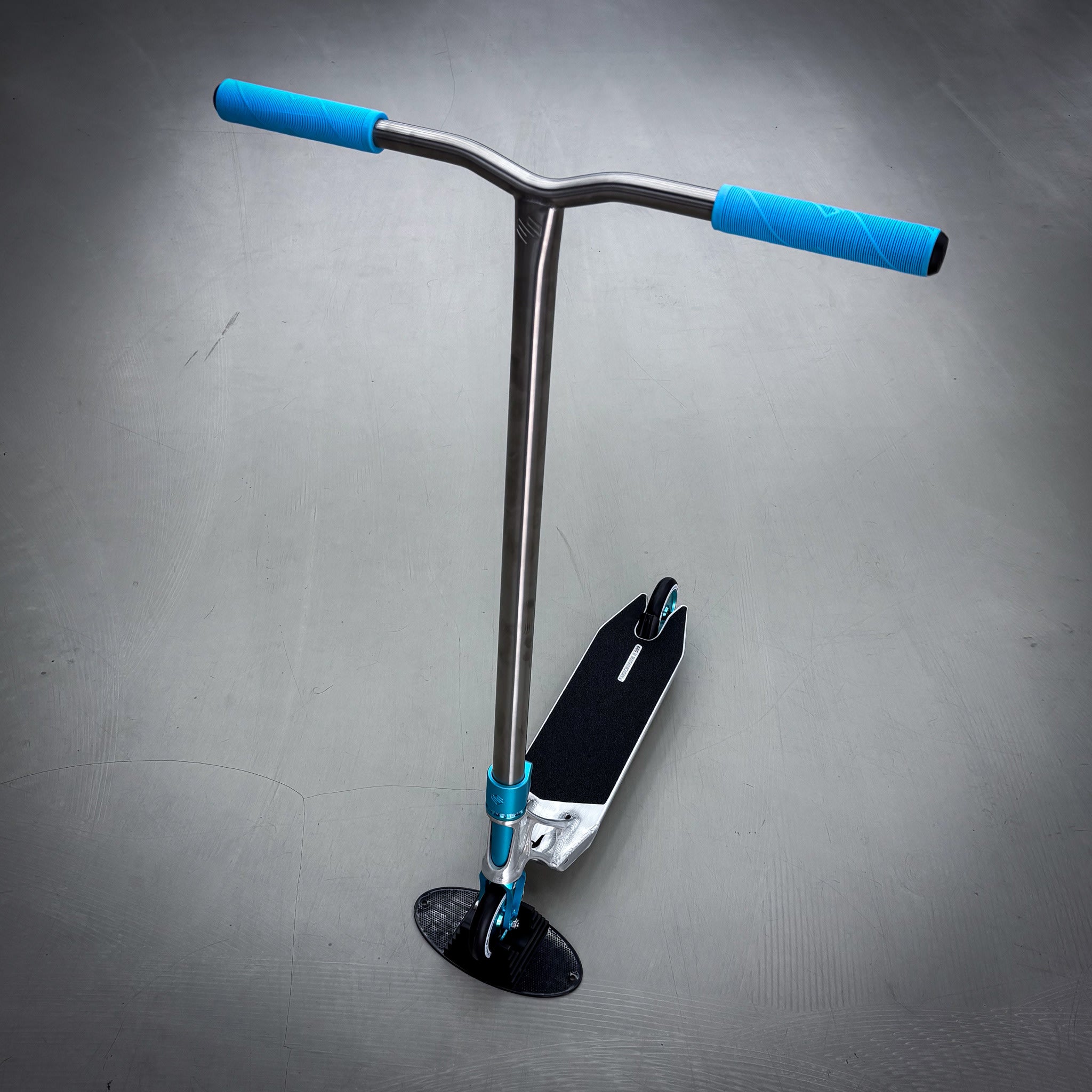 Striker Titan Pande Silver Teal Custom Build - Silver/Turkos-ScootWorld.se