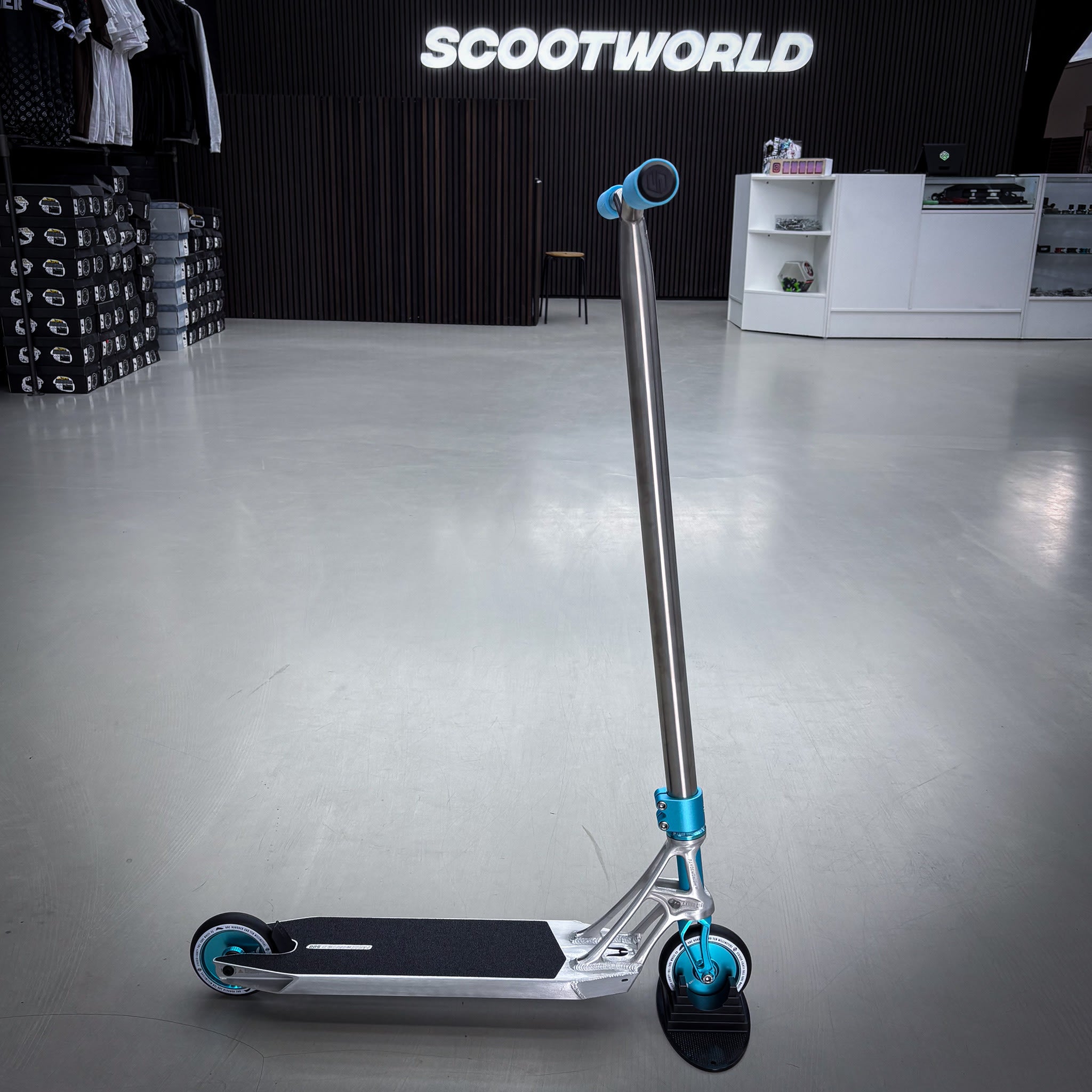 Striker Titan Pande Silver Teal Custom Build - Silver/Turkos-ScootWorld.se