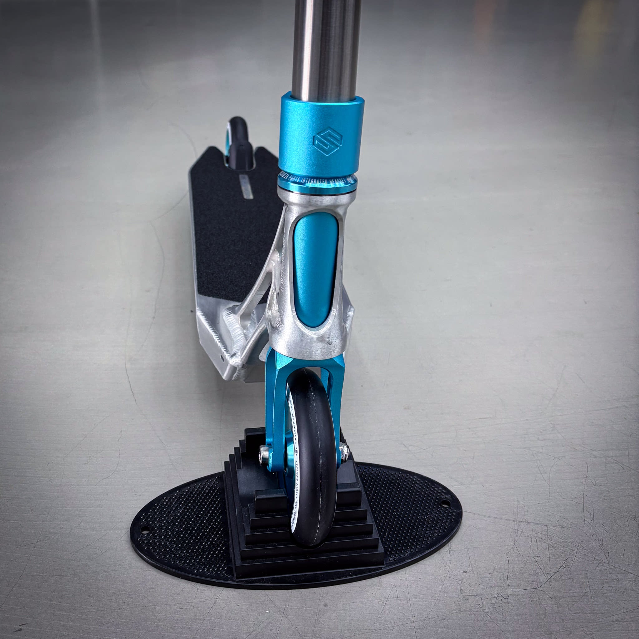 Striker Titan Pande Silver Teal Custom Build - Silver/Turkos-ScootWorld.se