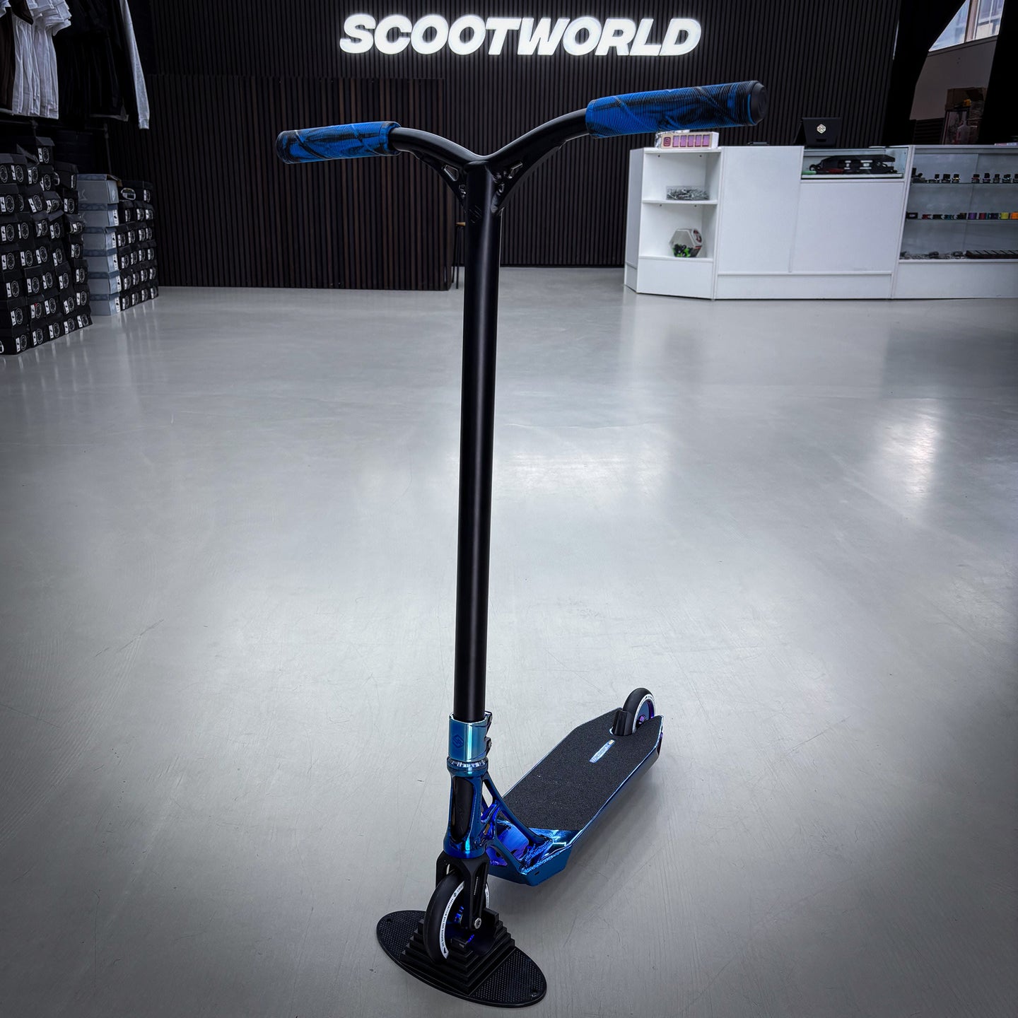 Striker Pande Blue Chrome Custom Build - Blå Chrome-ScootWorld.se