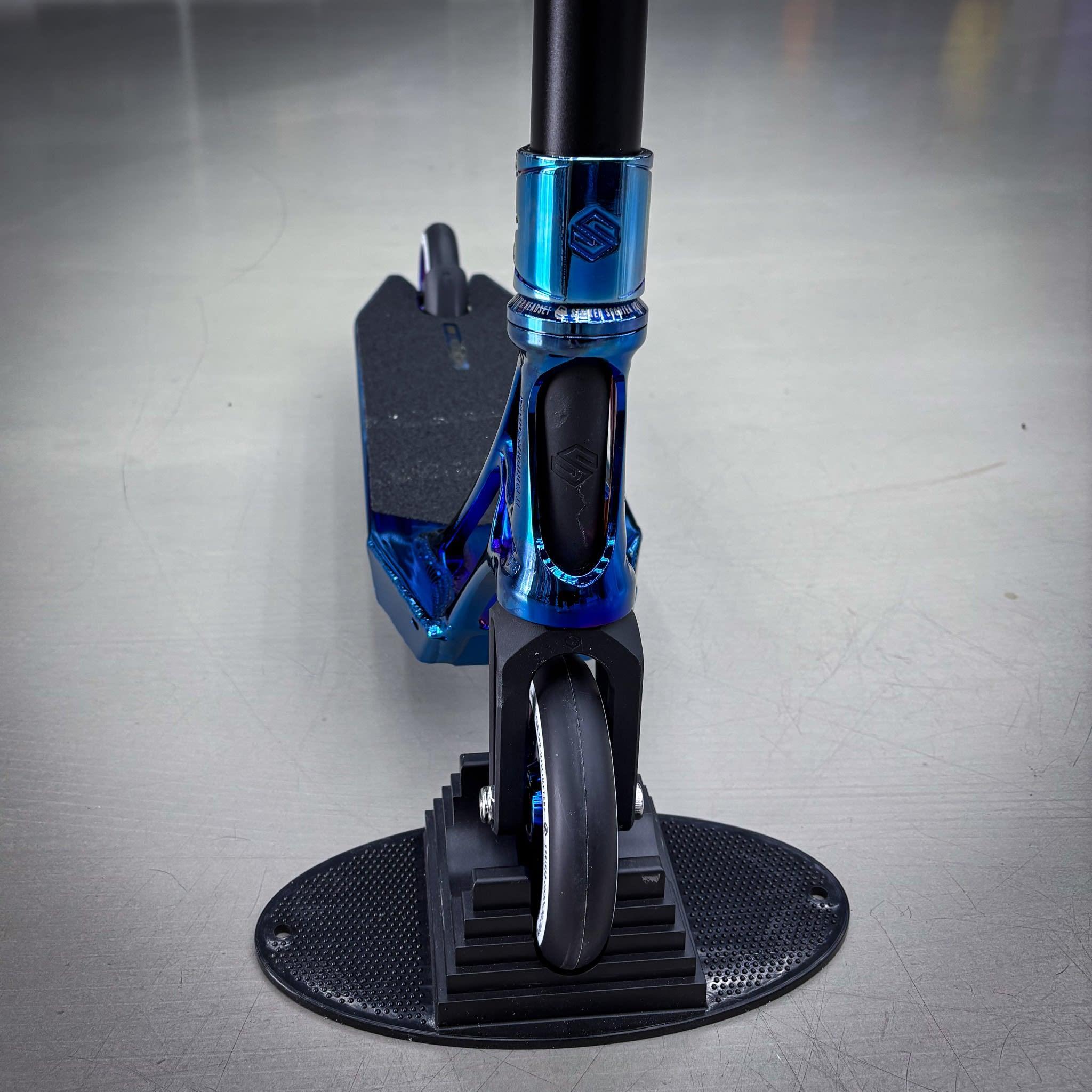 Striker Pande Blue Chrome Custom Build - Blå Chrome-ScootWorld.se