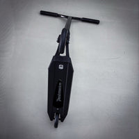 Striker Pande Black Custom Build - Svart-ScootWorld.se