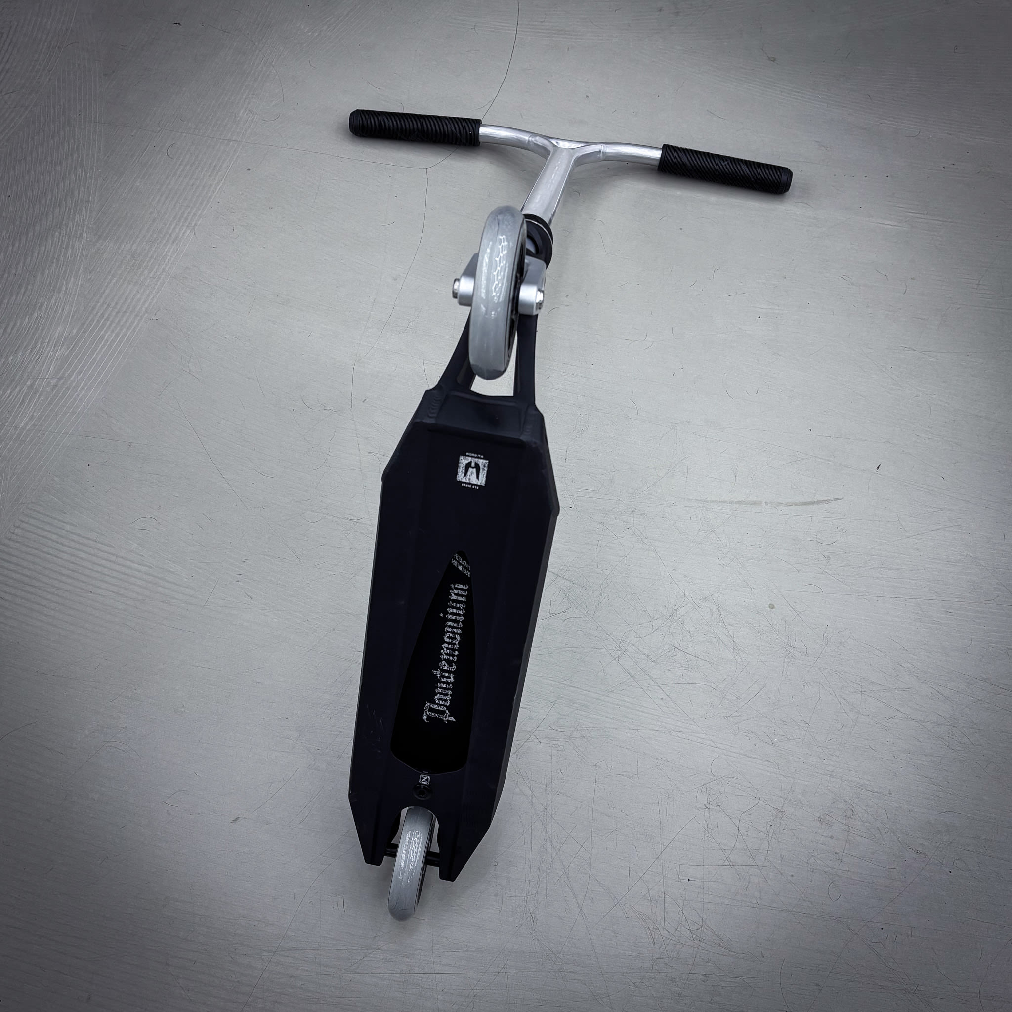 Ethic Pande Wolp Black/Silver Custom Build - Svart/Silver-ScootWorld.se