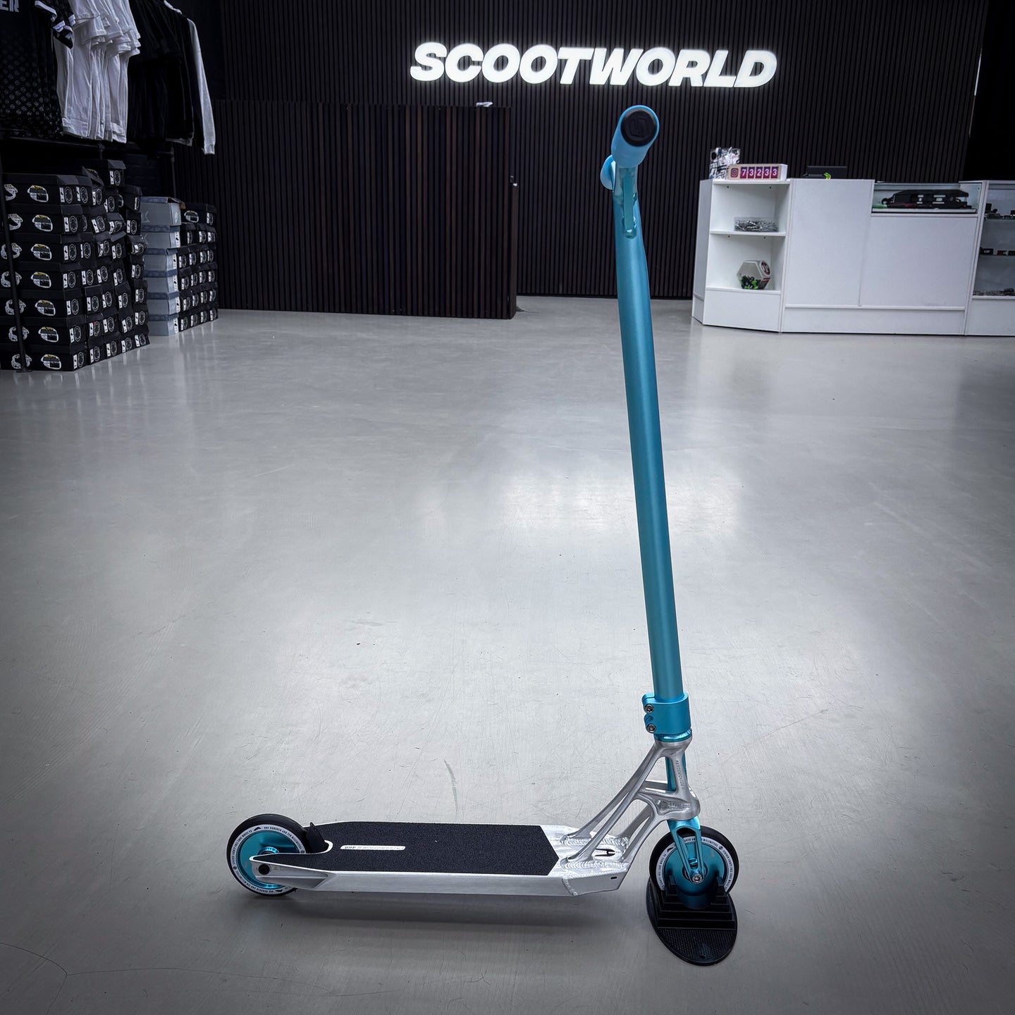 Striker Ethic Pande Silver/Teal Custom Build - Silver/Turkos-ScootWorld.se