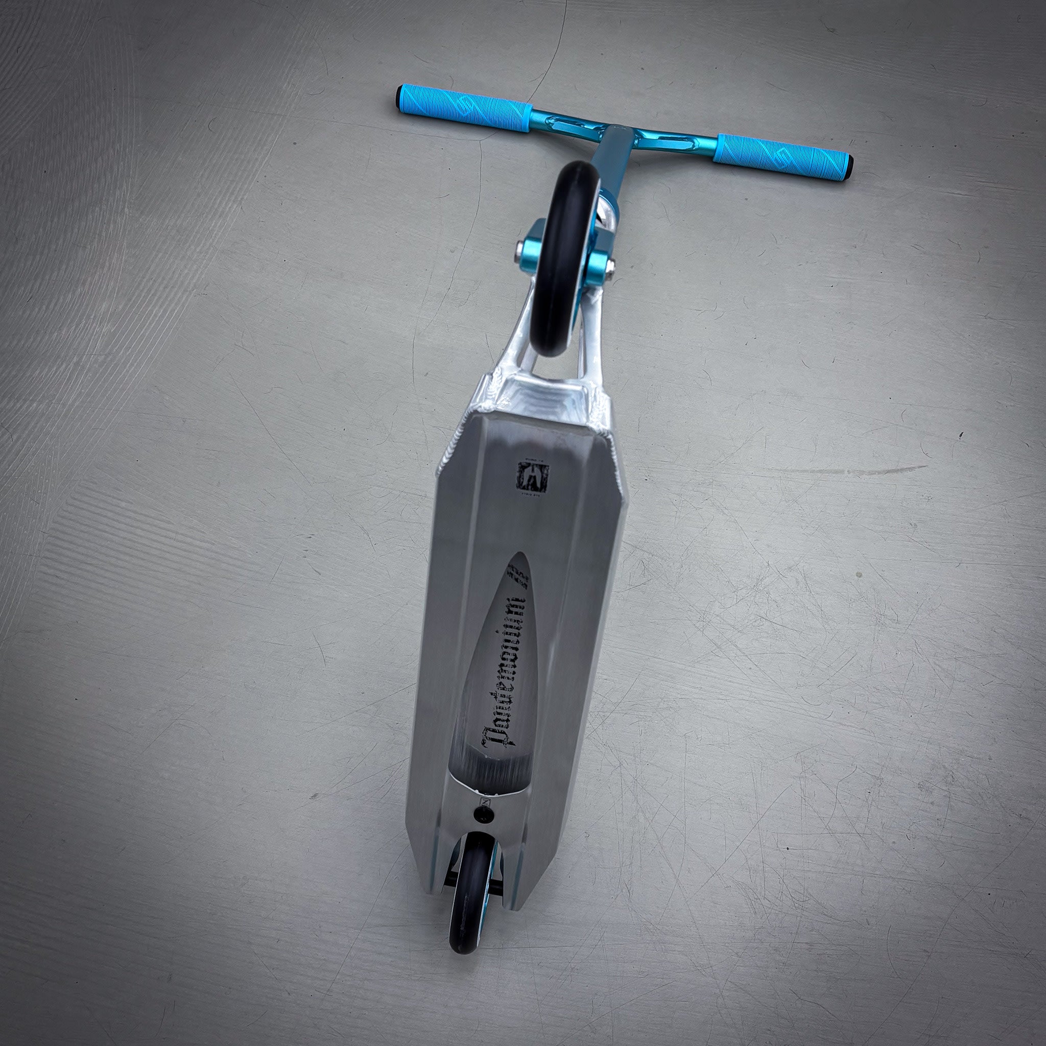 Striker Ethic Pande Silver/Teal Custom Build - Silver/Turkos-ScootWorld.se