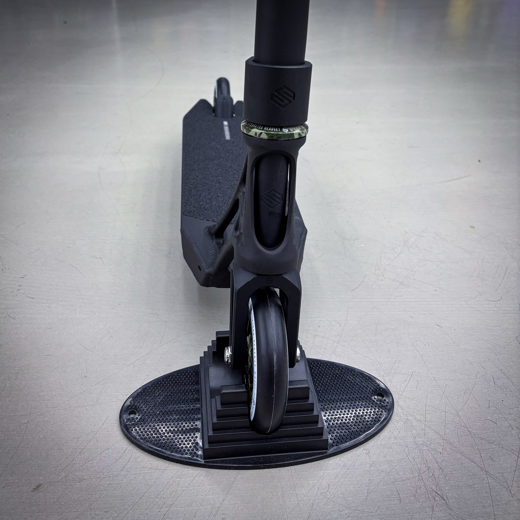 Striker Ethic Pande Black Camo Custom Build - Svart/Grön-ScootWorld.se