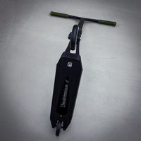Striker Ethic Pande Black Camo Custom Build - Svart/Grön-ScootWorld.se