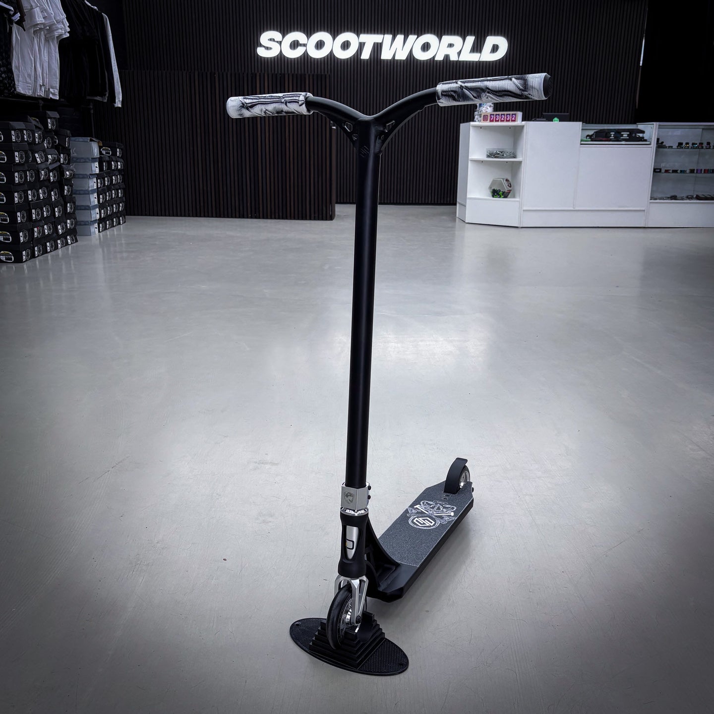 Striker Panda Freestyle Custom Build - Svart/Silver-ScootWorld.se