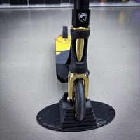 Striker Panda Freestyle Custom Build - Svart/Gold/Gul-ScootWorld.se