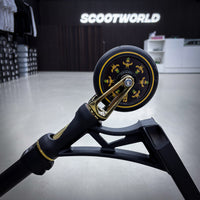 Striker Panda Freestyle Custom Build - Svart/Gold/Gul-ScootWorld.se
