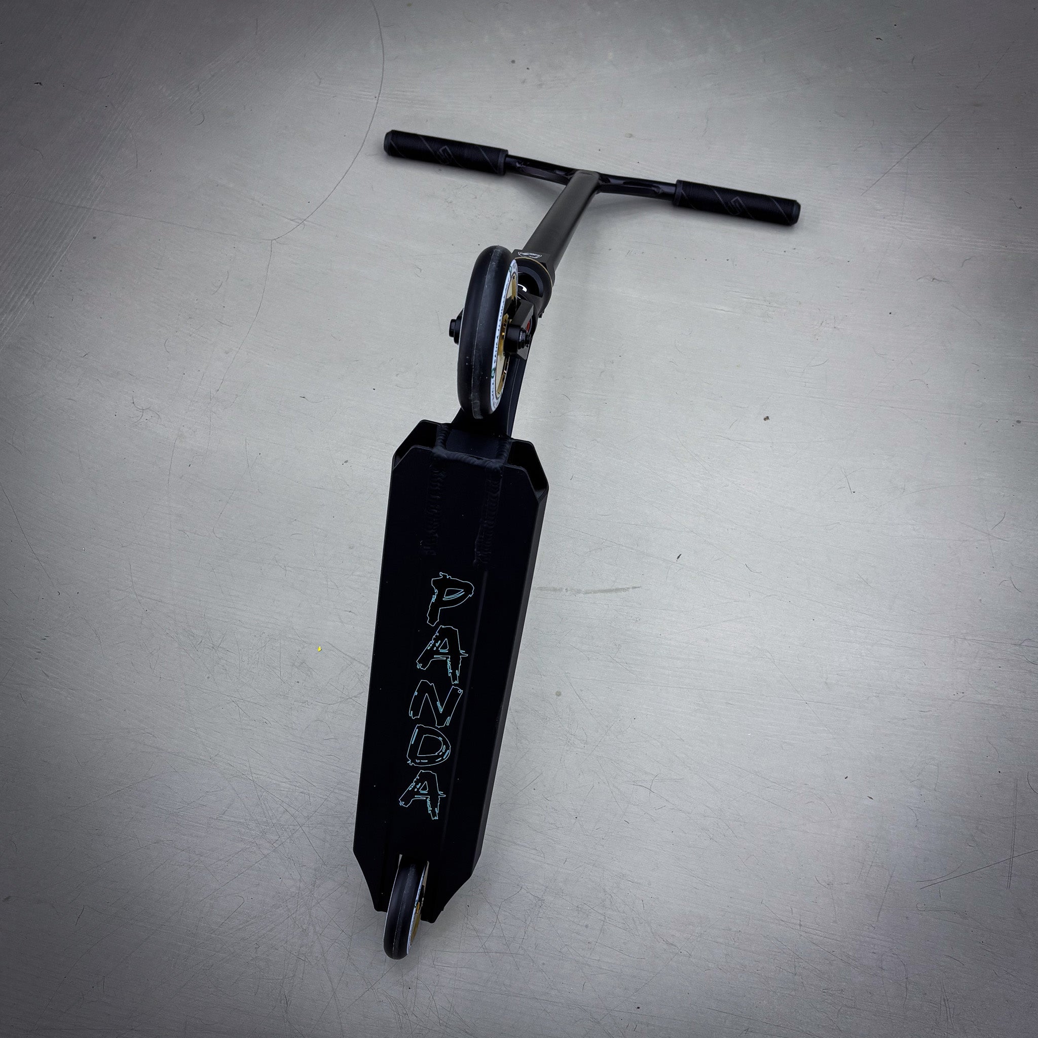 Striker Panda Freestyle Custom Build - Black/Gold