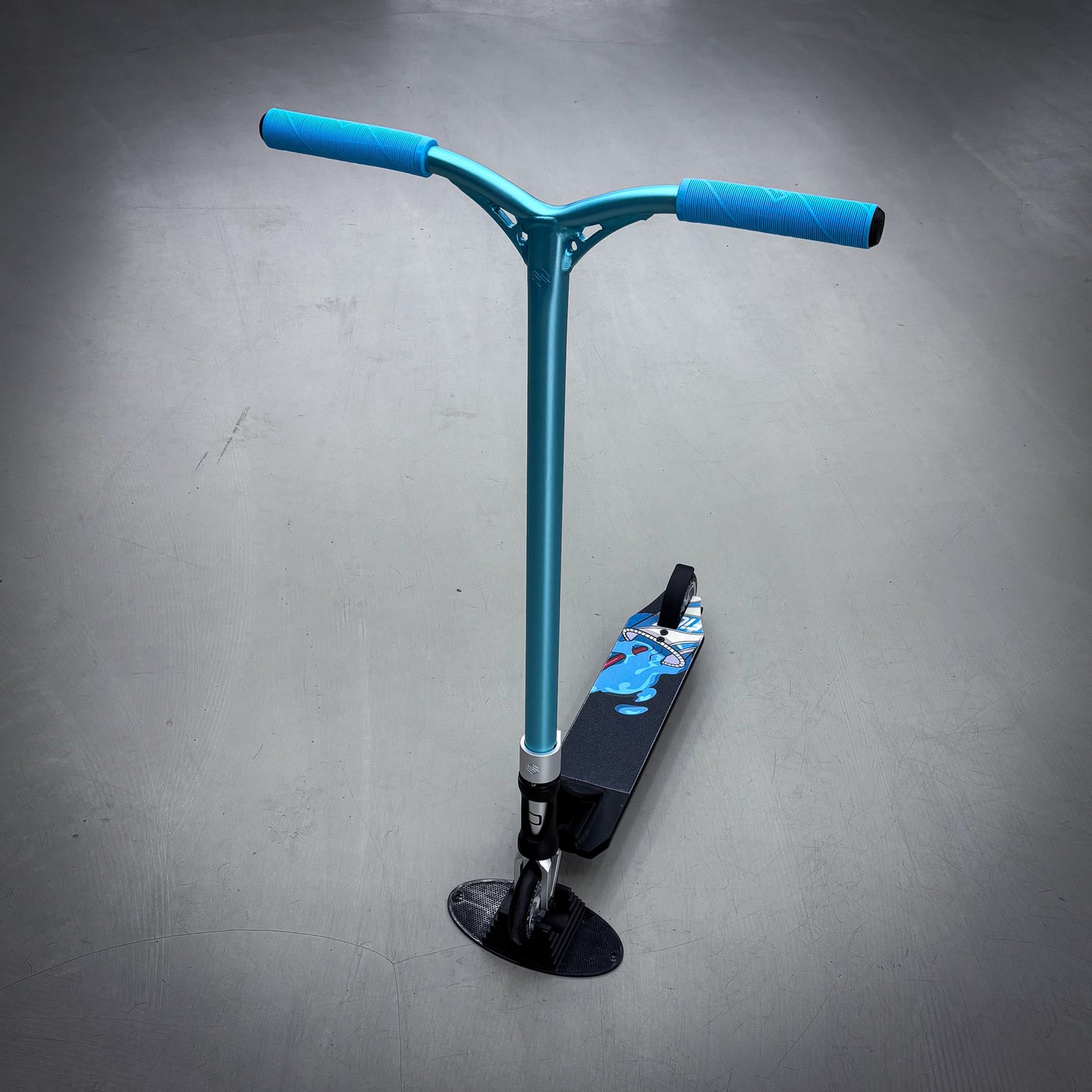 Striker Panda Freestyle Custom Build - Svart/Turkos/Silver-ScootWorld.se