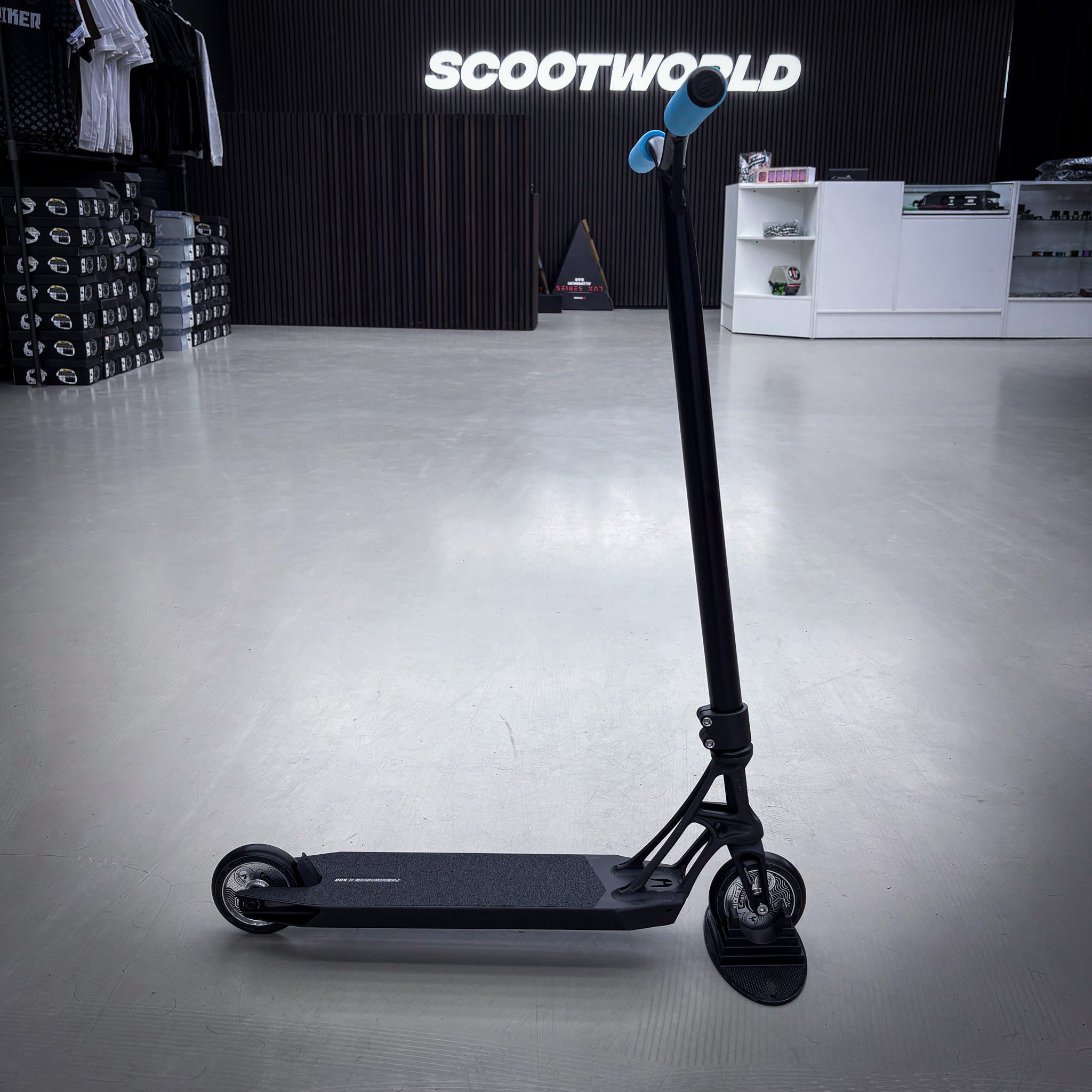Striker Ethic Pandemonium Custom Build - Svart/Turkos-ScootWorld.se