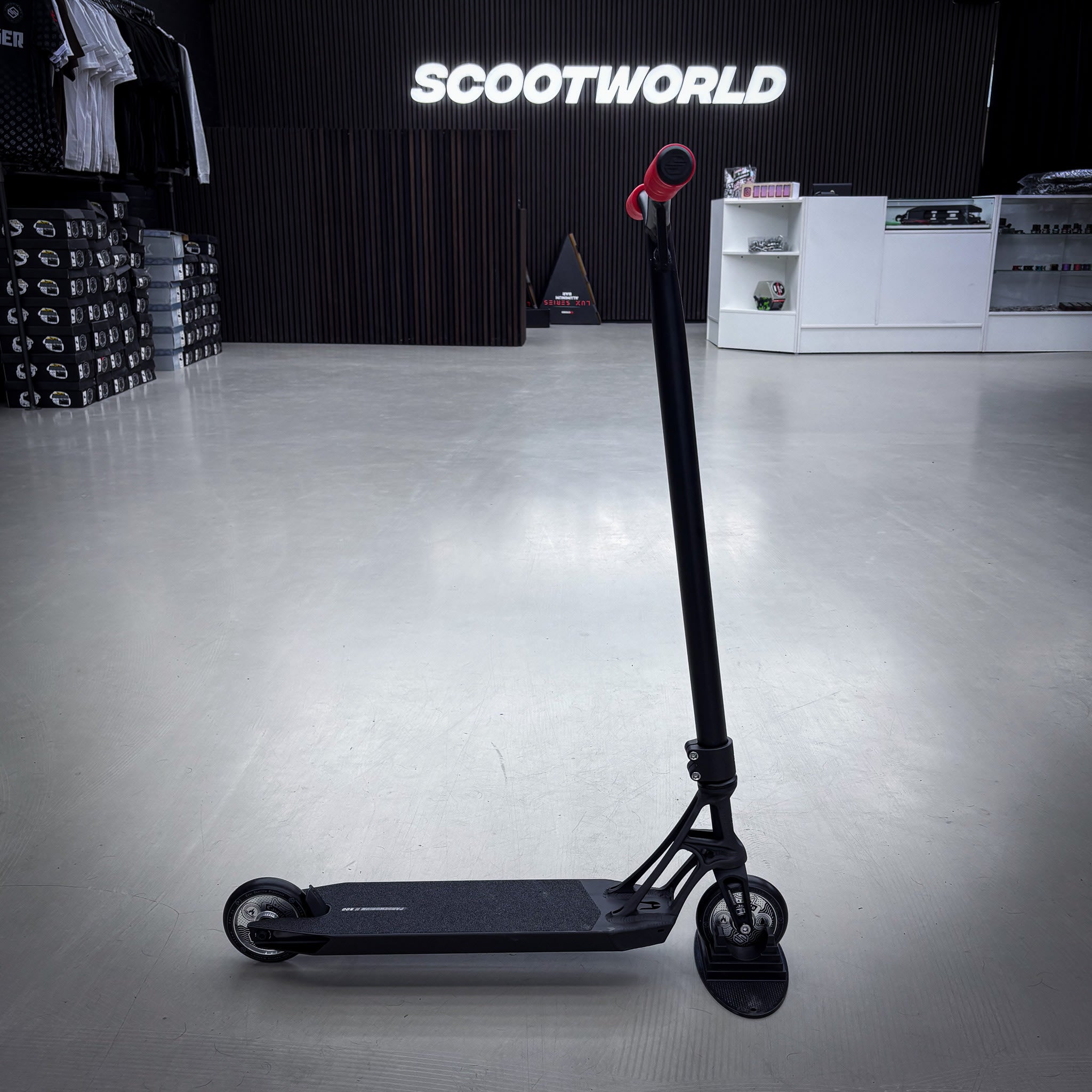 Striker Ethic Pandemonium Custom Build - Svart/Röd-ScootWorld.se