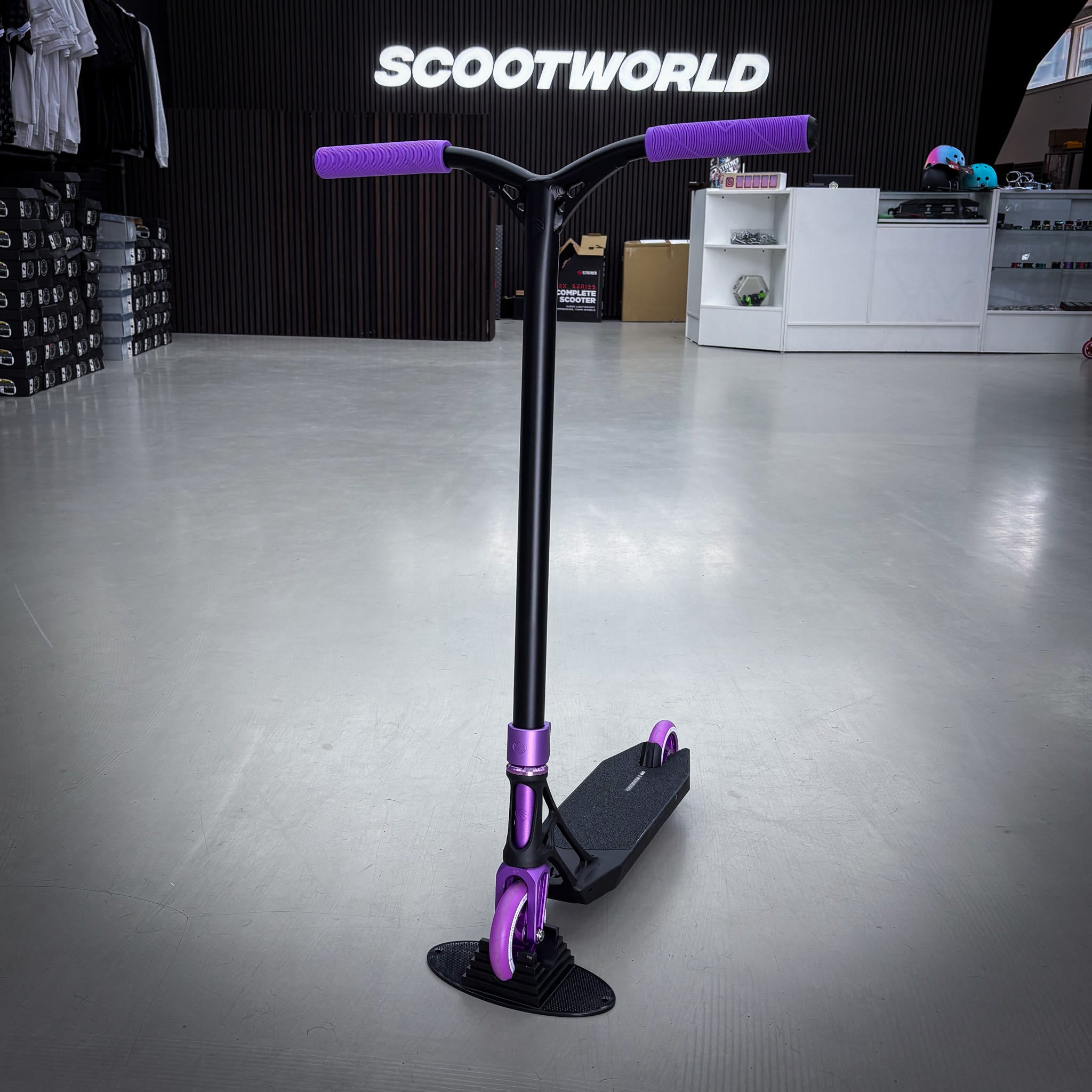 Striker Ethic Pande Custom Build - Svart/Lila-ScootWorld.se